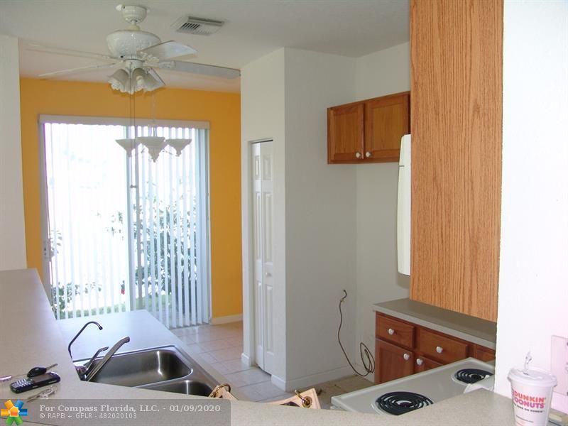 3071 Laurel Ridge Circle, Unit 3071 Riviera Beach, FL 33404 - Photo 8 of 26