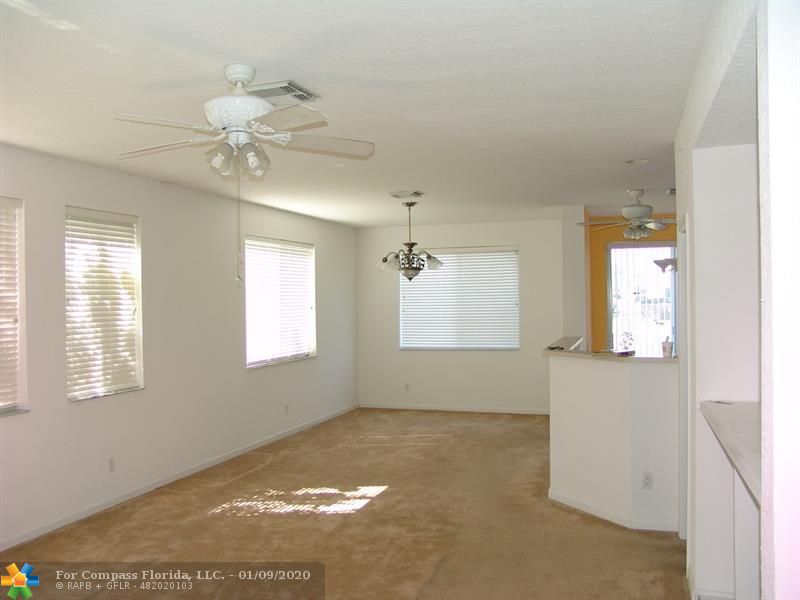 3071 Laurel Ridge Circle, Unit 3071 Riviera Beach, FL 33404 - Photo 9 of 26