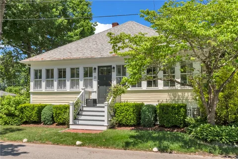 $999,000 | 21 2nd Street, Barrington, RI 02806