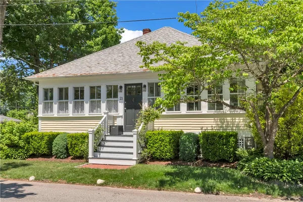 $999,000 | 21 2nd Street, Barrington, RI 02806