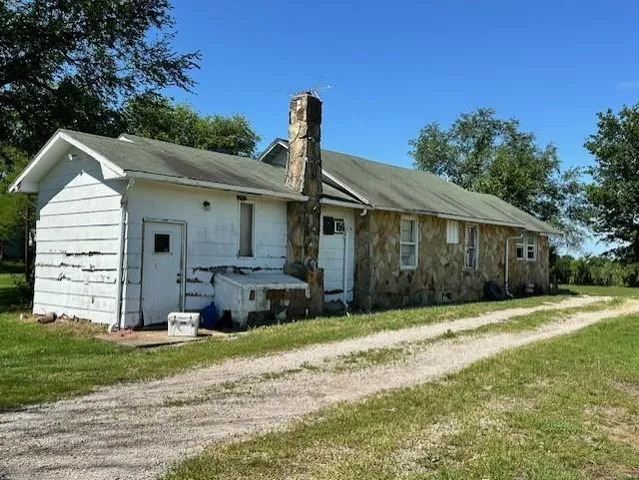 $134,900 | 12074 South 1600th Road, Nevada, MO 64772