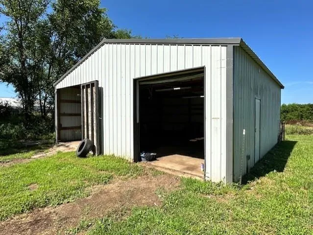 $134,900 | 12074 South 1600th Road, Nevada, MO 64772