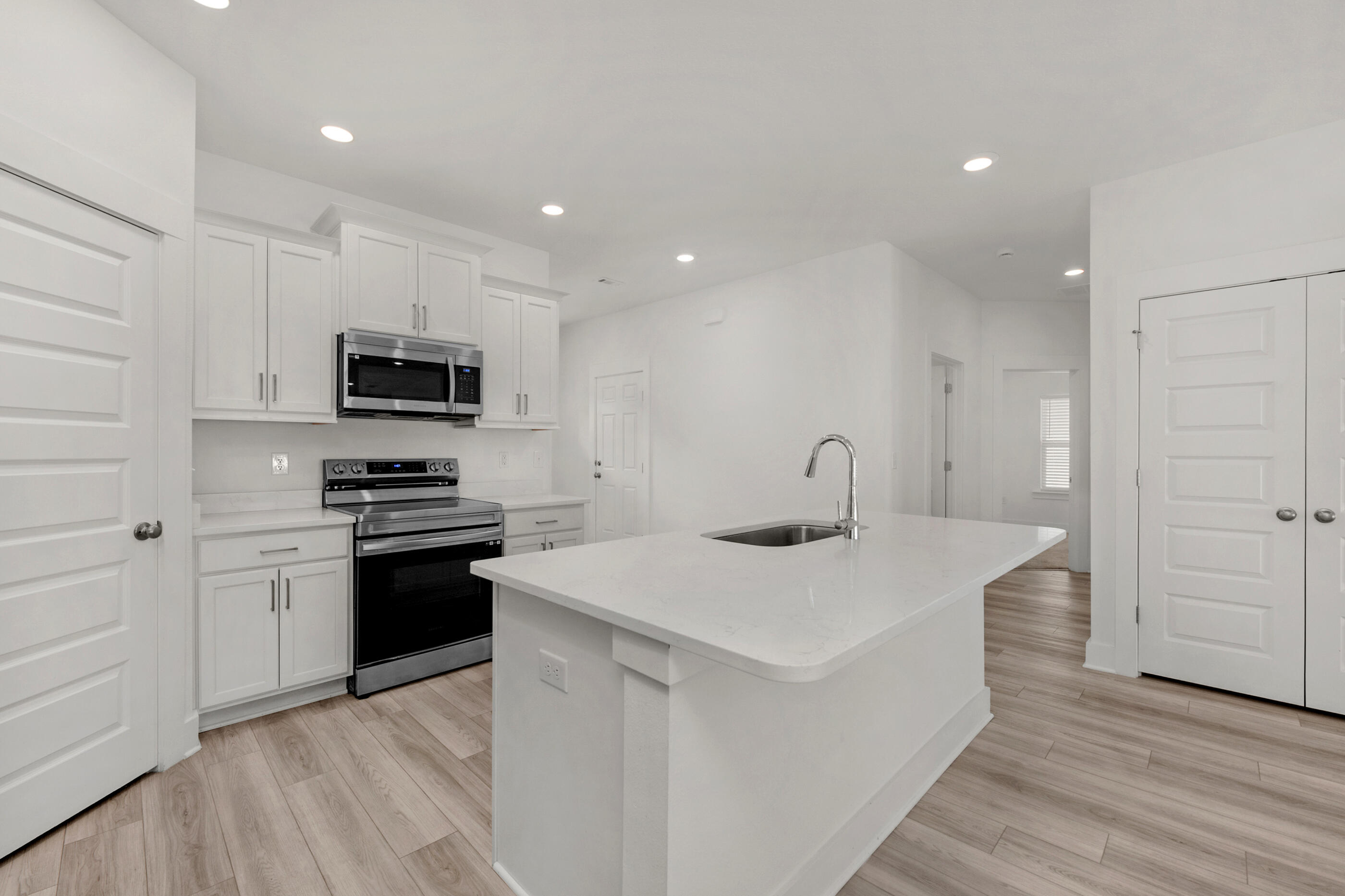 157 Blooming Cove Crestview, FL 32539 - Photo 4 of 37 Blooming-8-2