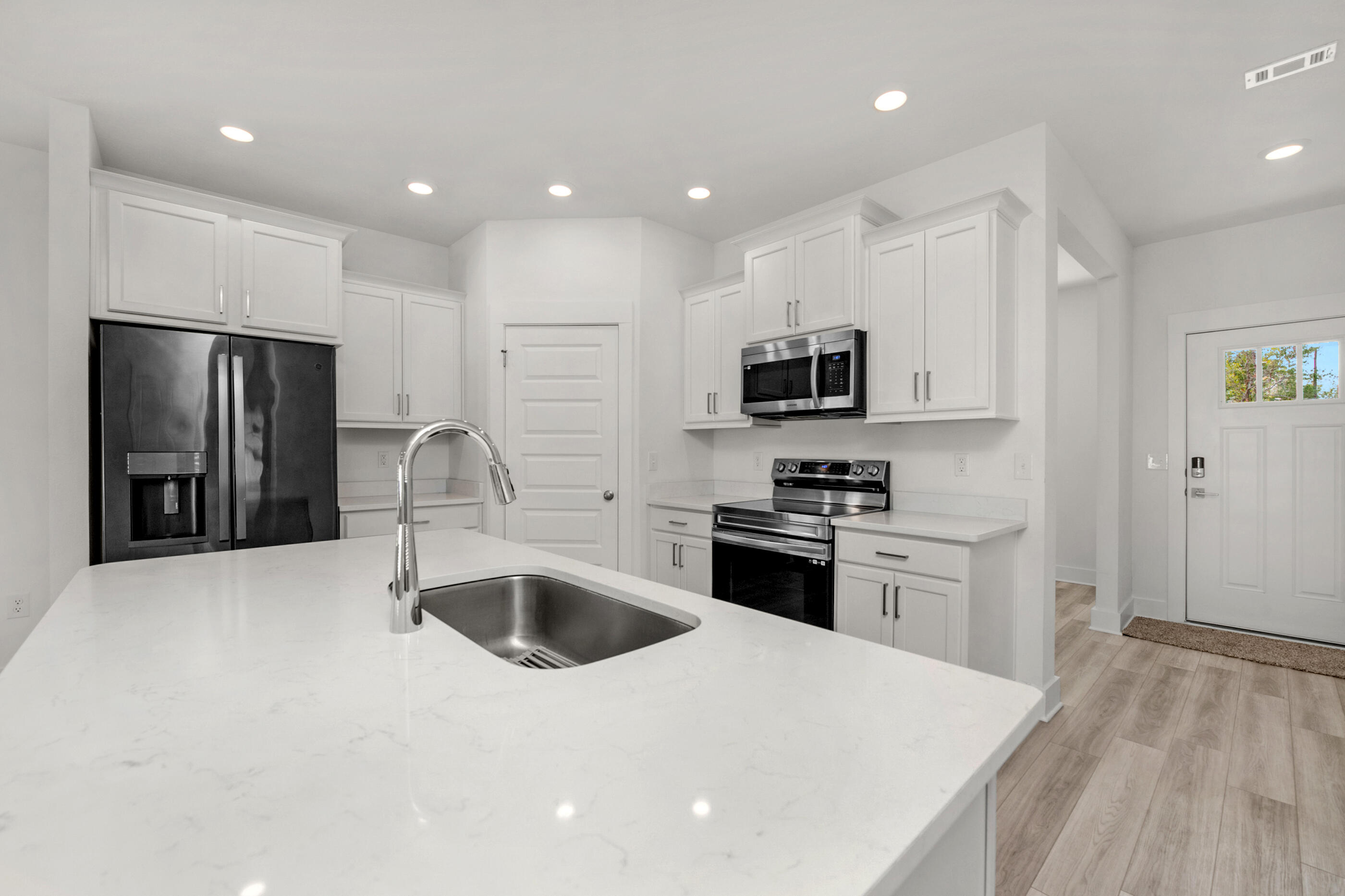 157 Blooming Cove Crestview, FL 32539 - Photo 5 of 37 Blooming-6-4