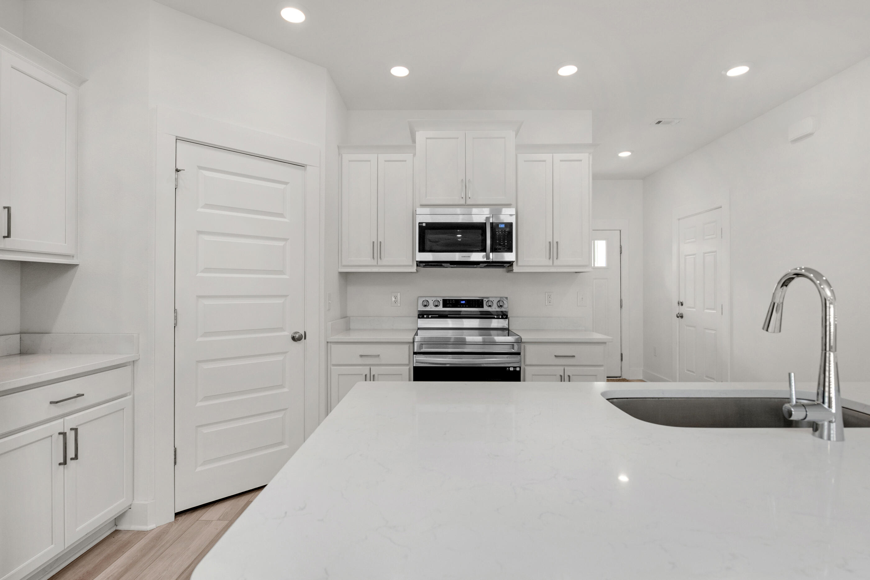 157 Blooming Cove Crestview, FL 32539 - Photo 7 of 37 Blooming-7-5