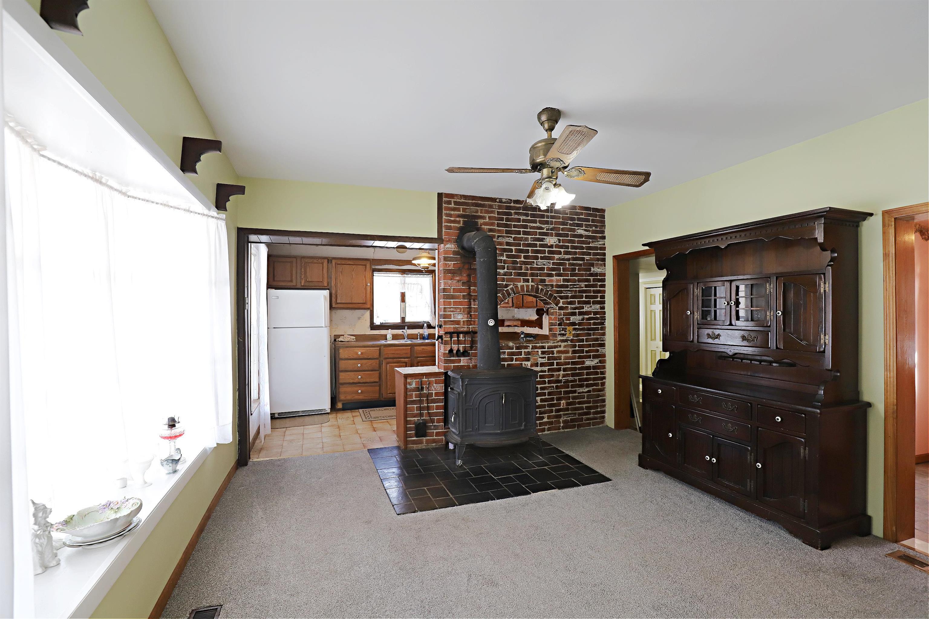 4298 North Center Road Flint, MI 48506 - Photo 10 of 46 50199710-5e55fe52-ee95-4930-84f2-11a6efc9ce04.JPG