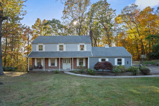 $550,000 | 132 Linsley Lake Road, Branford, CT 06471