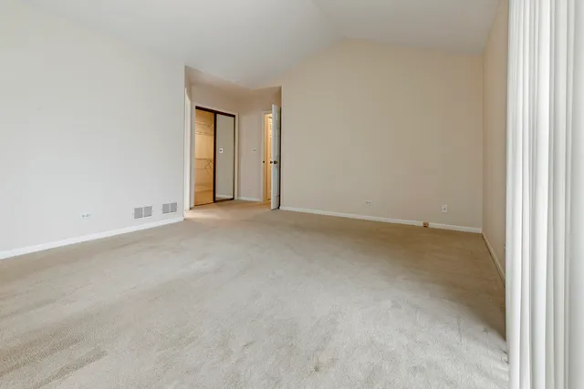 $549,900 | 401 Park Barrington Drive, Barrington, IL 60010