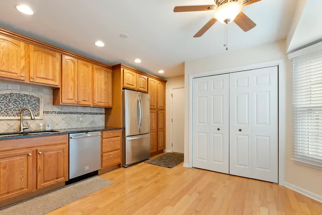 $549,900 | 401 Park Barrington Drive, Barrington, IL 60010