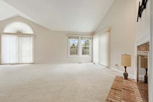 $549,900 | 401 Park Barrington Drive, Barrington, IL 60010