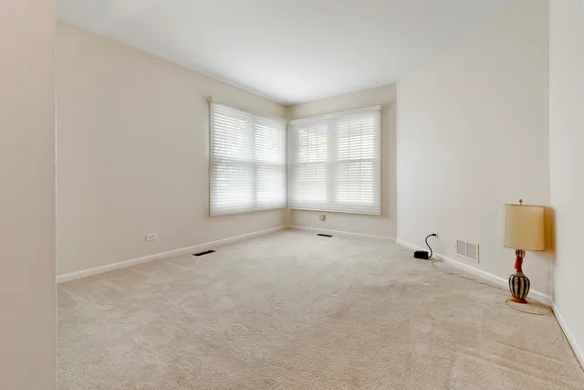 $549,900 | 401 Park Barrington Drive, Barrington, IL 60010