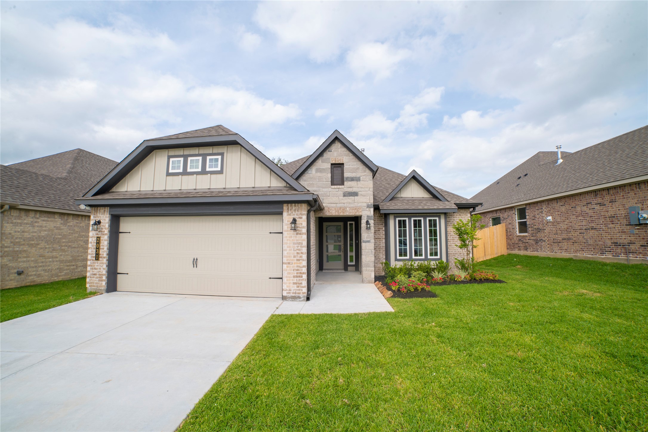 2031 Winepress Road Brenham, TX 77833 - Photo 2 of 27