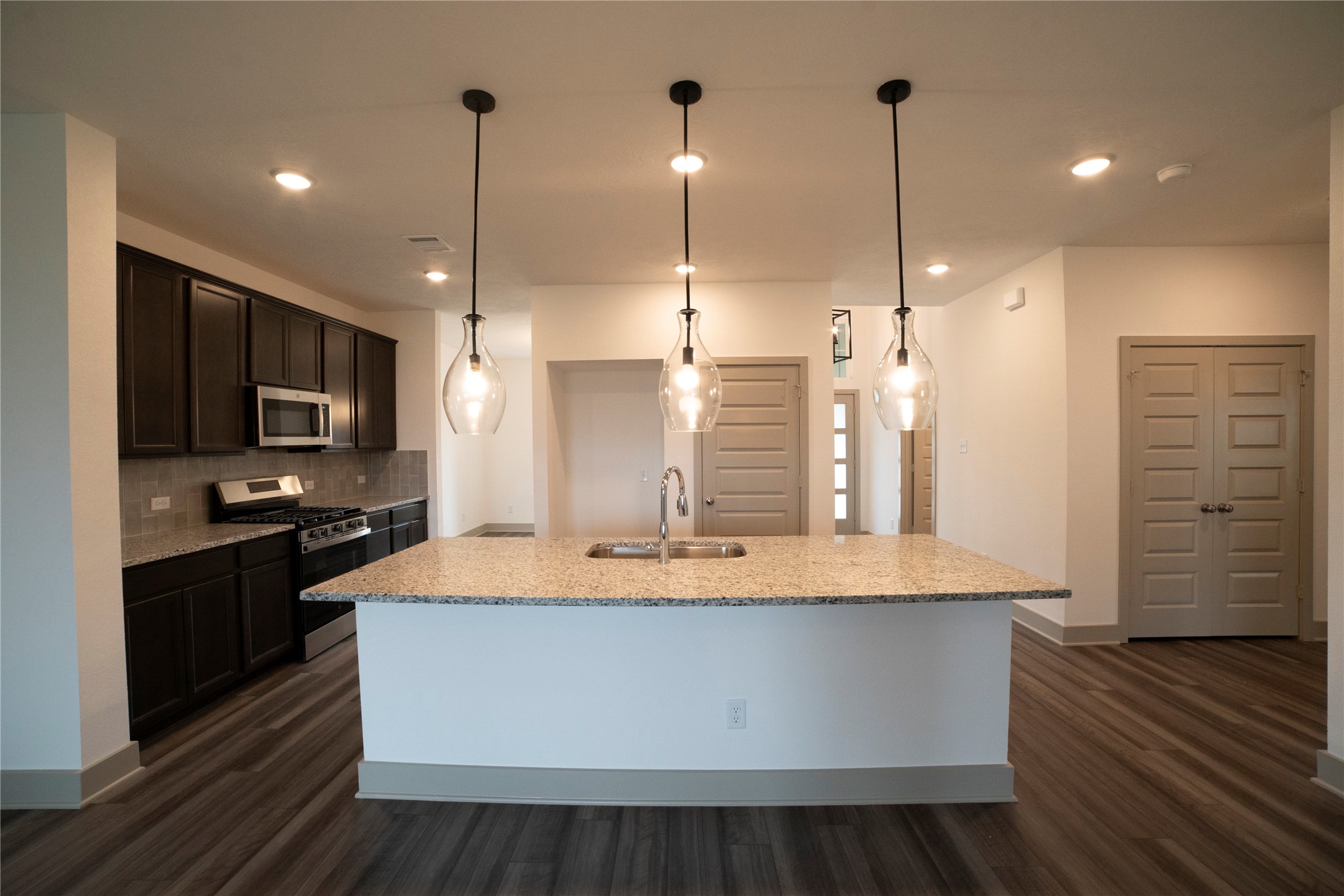 2031 Winepress Road Brenham, TX 77833 - Photo 8 of 27