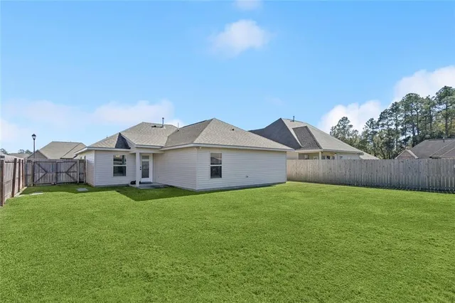 $225,000 | 42125 Dothan Place, Ponchatoula, LA 70454