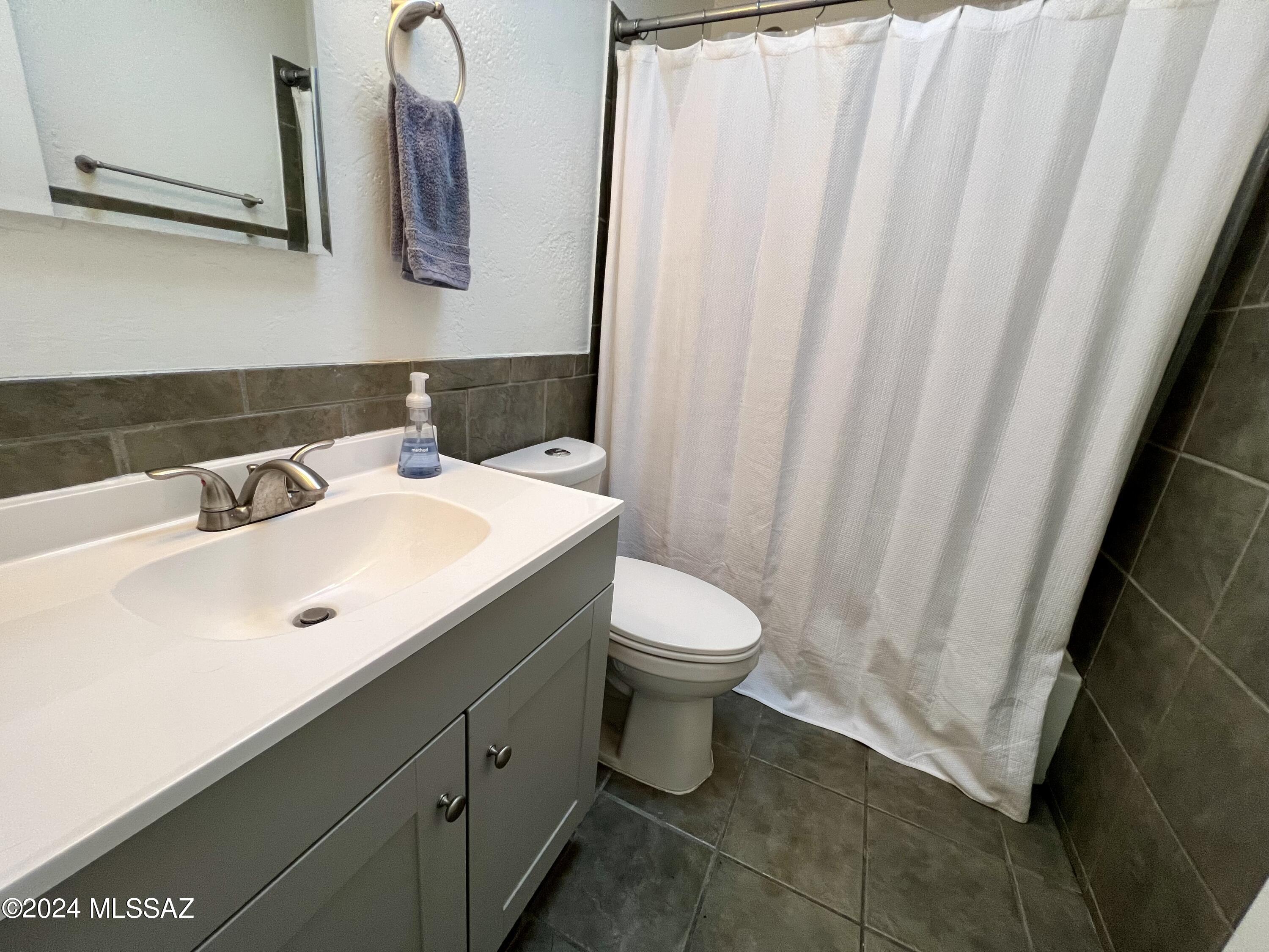211 West Roger Road, Unit 14 Tucson, AZ 85705 - Photo 8 of 18