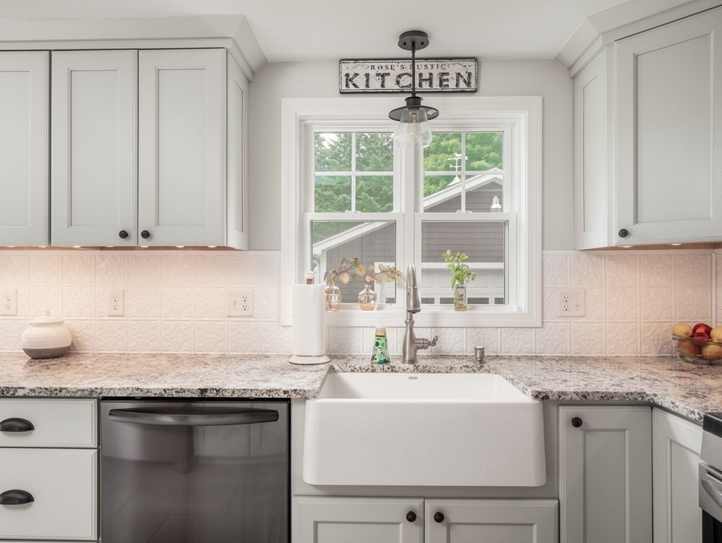 217 Brandy Brow Road Haverhill, MA 01830 - Photo 6 of 40 Gallery Image 6
