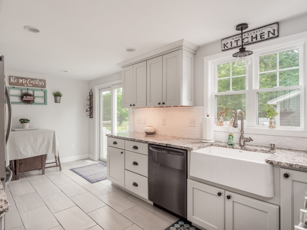 217 Brandy Brow Road Haverhill, MA 01830 - Photo 9 of 40 Gallery Image 9