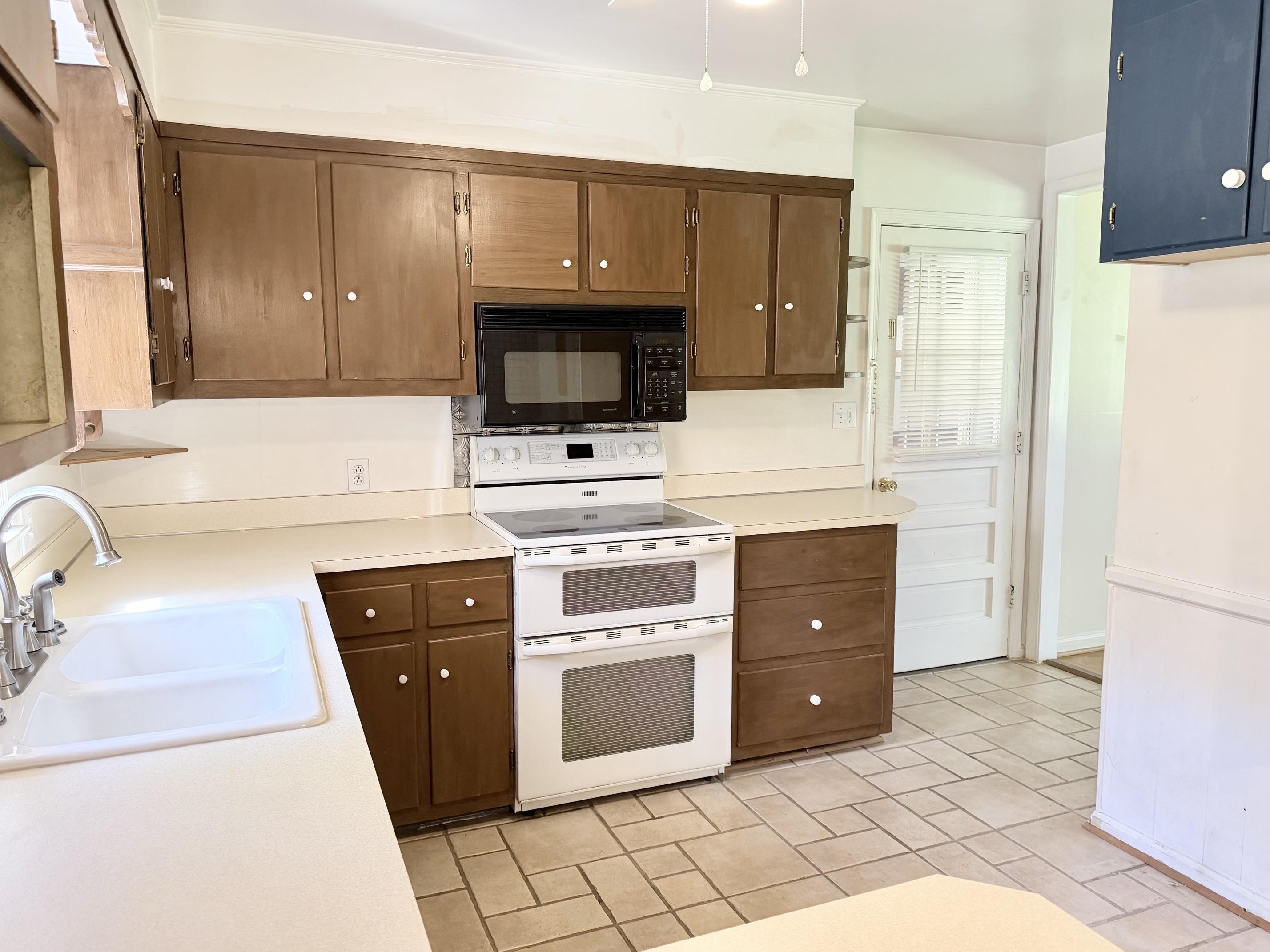 603 Dooms Crossing Road Waynesboro, VA 22980 - Photo 16 of 41 kitchen