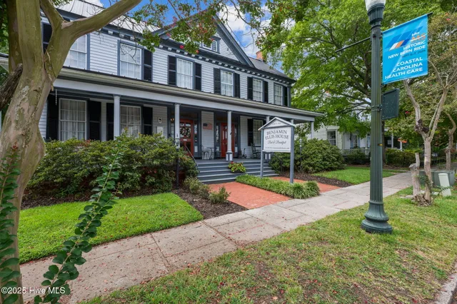 $1,750,000 | 215 Pollock Street, New Bern, NC 28560