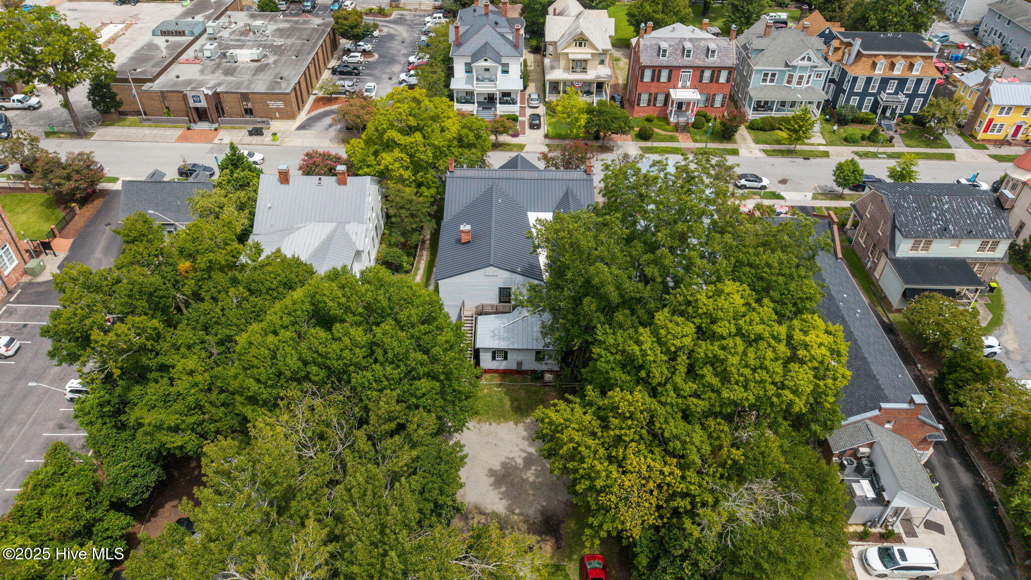 215 Pollock Street New Bern, NC 28560 - Photo 101 of 109 11-web-or-mls-DJI_20250811122527_0031_D