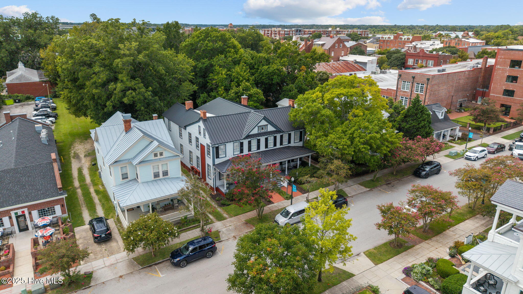 215 Pollock Street New Bern, NC 28560 - Photo 106 of 109 3-web-or-mls-DJI_20250811122322_0023_D