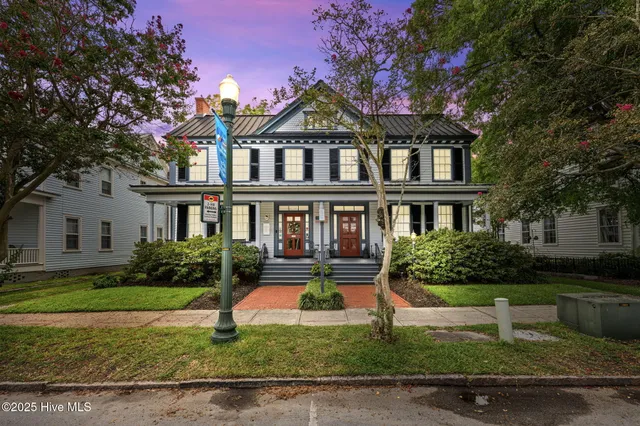 $1,750,000 | 215 Pollock Street, New Bern, NC 28560