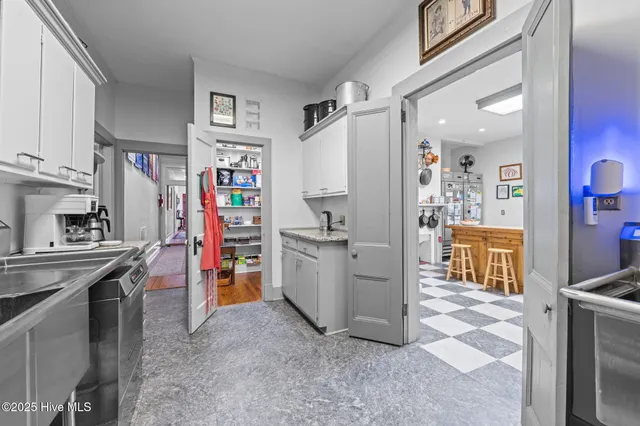 $1,750,000 | 215 Pollock Street, New Bern, NC 28560