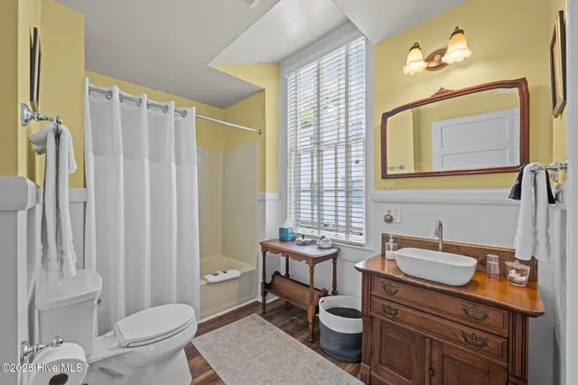 $1,750,000 | 215 Pollock Street, New Bern, NC 28560