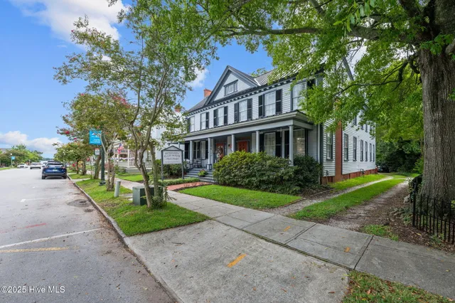 $1,750,000 | 215 Pollock Street, New Bern, NC 28560