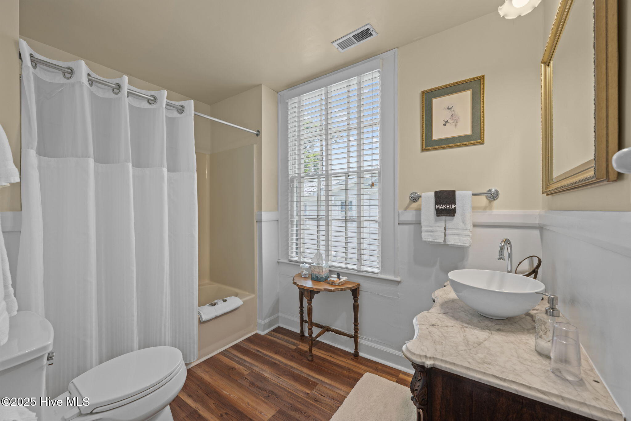 215 Pollock Street New Bern, NC 28560 - Photo 37 of 109 2nd Fl BR 4 Ensuite