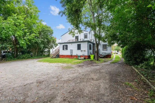 $1,750,000 | 215 Pollock Street, New Bern, NC 28560