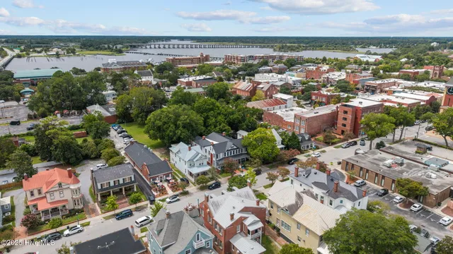 $1,750,000 | 215 Pollock Street, New Bern, NC 28560