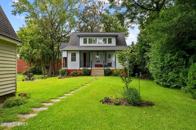 $1,750,000 | 215 Pollock Street, New Bern, NC 28560