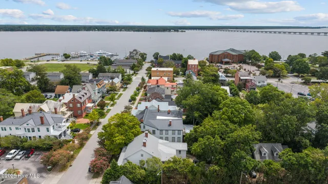 $1,750,000 | 215 Pollock Street, New Bern, NC 28560