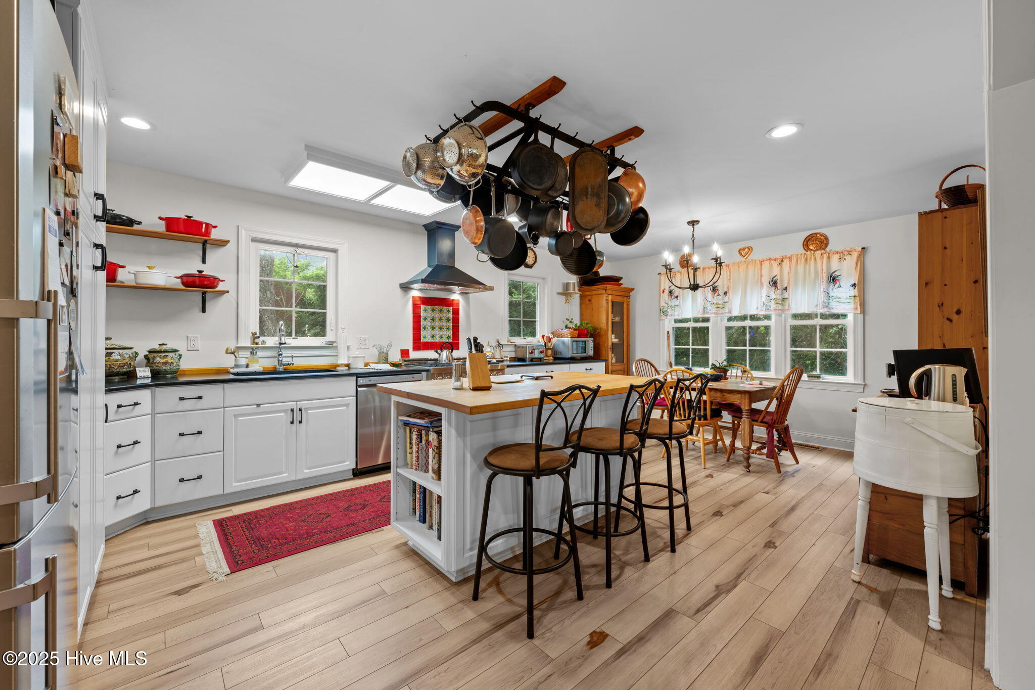 215 Pollock Street New Bern, NC 28560 - Photo 75 of 109 Owner Cottage Kitchen Dining