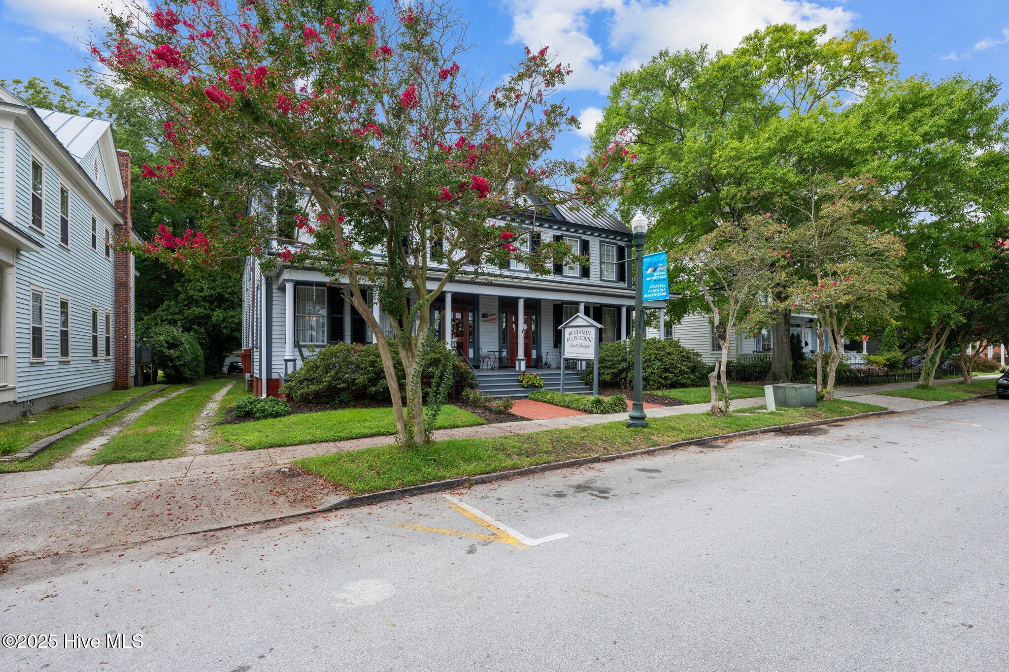 215 Pollock Street New Bern, NC 28560 - Photo 8 of 109 13-web-or-mls-DSC_8645