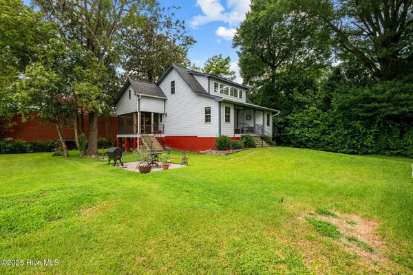 $1,750,000 | 215 Pollock Street, New Bern, NC 28560