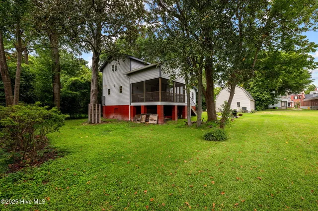 $1,750,000 | 215 Pollock Street, New Bern, NC 28560