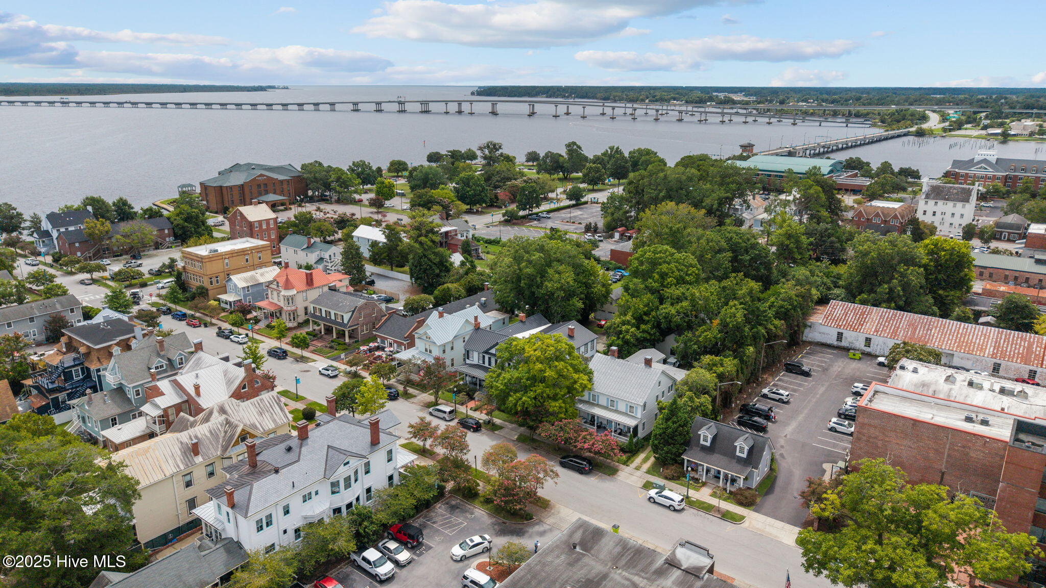 215 Pollock Street New Bern, NC 28560 - Photo 99 of 109 7-web-or-mls-DJI_20250811122423_0027_D