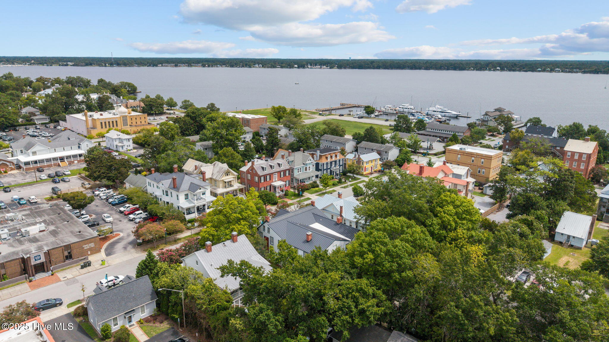 215 Pollock Street New Bern, NC 28560 - Photo 100 of 109 10-web-or-mls-DJI_20250811122511_0030_D