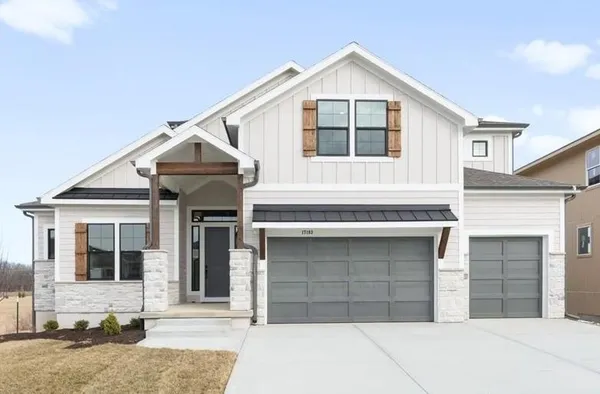 $999,565 | 17183 South Heatherwood Street, Olathe, KS 66062