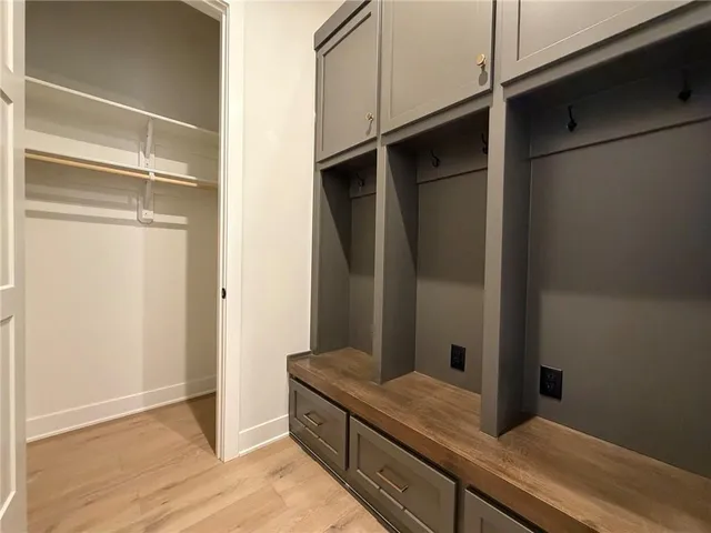 $999,565 | 17183 South Heatherwood Street, Olathe, KS 66062