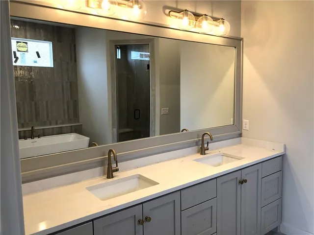 $999,565 | 17183 South Heatherwood Street, Olathe, KS 66062