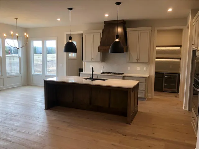 $999,565 | 17183 South Heatherwood Street, Olathe, KS 66062