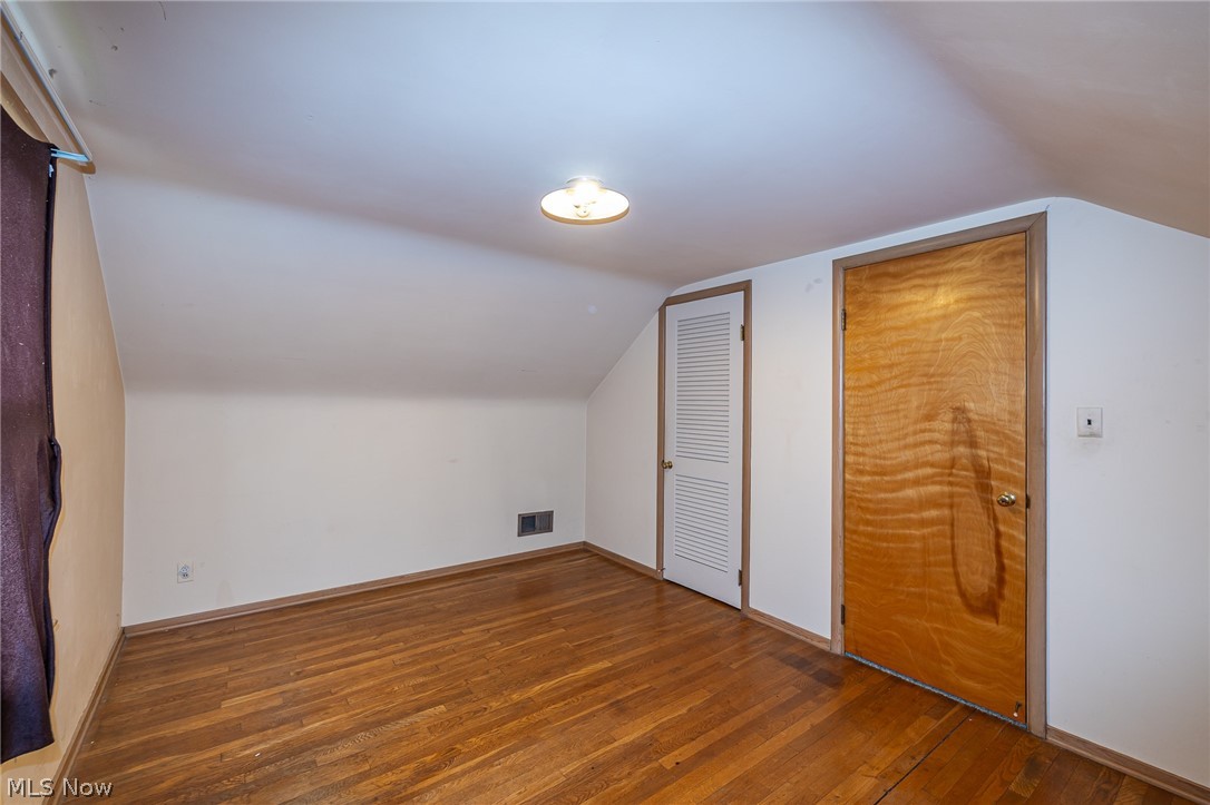 5670 Cherokee Road Cleveland, OH 44124 - Photo 22 of 37