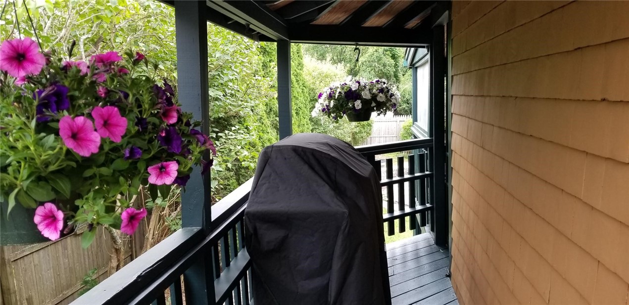 4 Collier Way Coventry, RI 02816 - Photo 15 of 35 wraparound porch