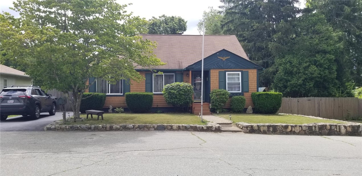 4 Collier Way Coventry, RI 02816 - Photo 2 of 35 Front w/driveway