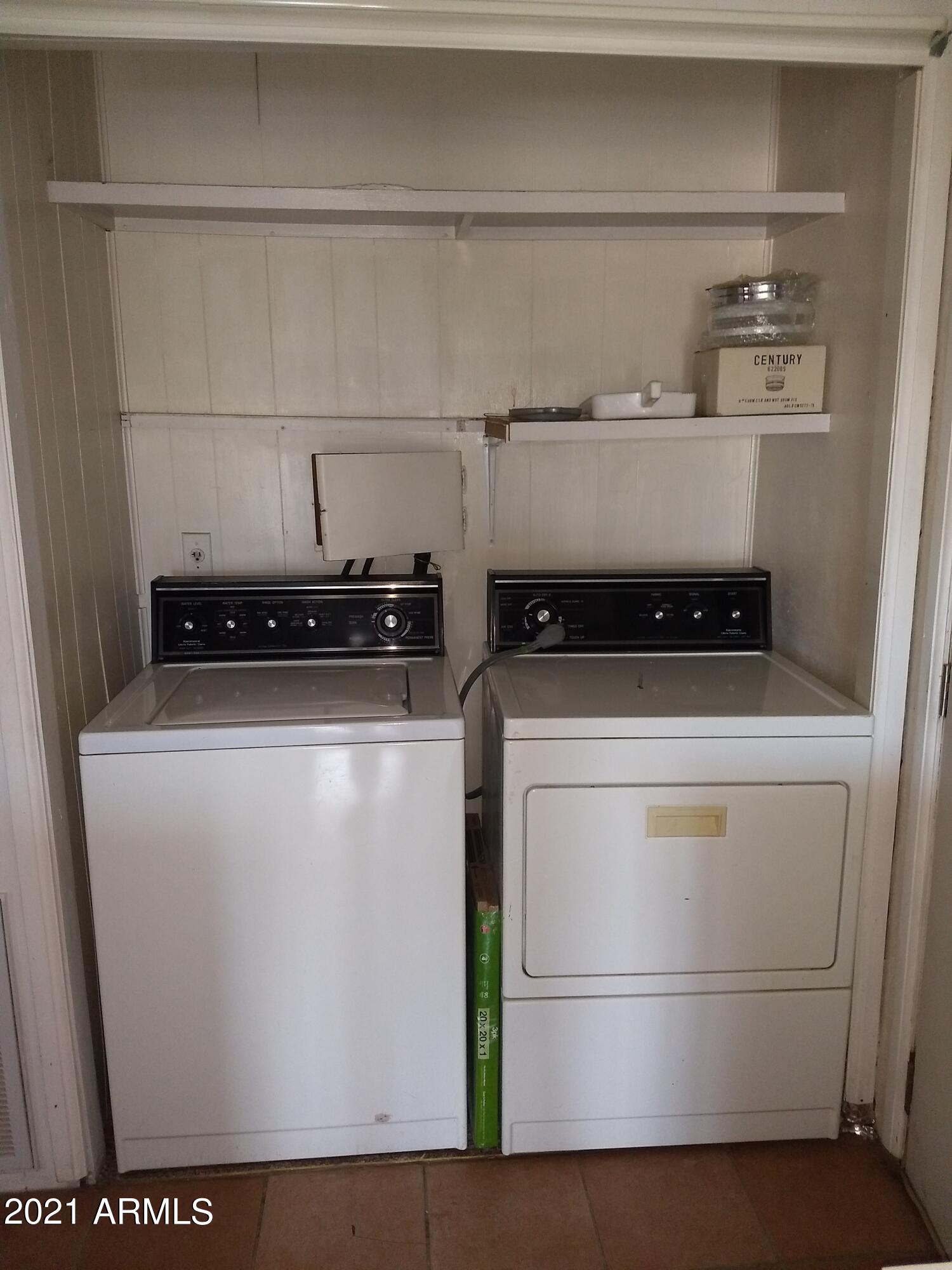 590 North Cactus Road Apache Junction, AZ 85119 - Photo 22 of 34 a utility room with washer and dryer