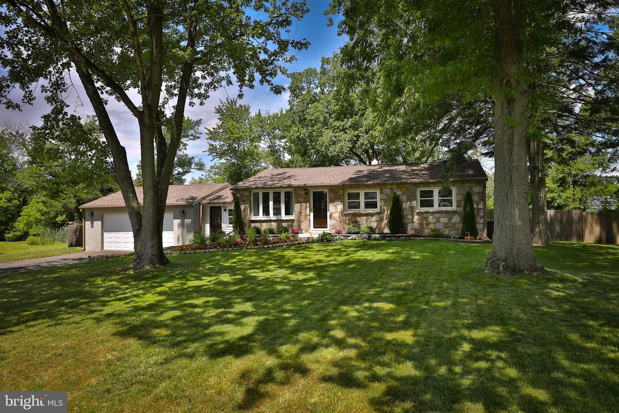 958 Bent Road Hatfield, PA 19440 - Photo 2 of 26 Gallery Image 2