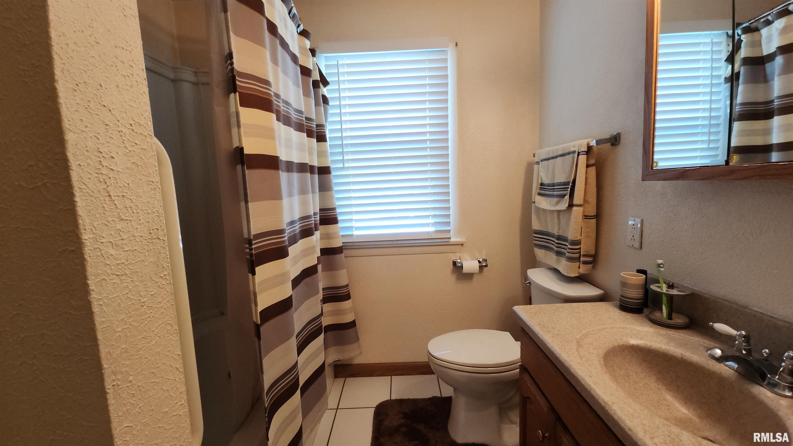 1109 Sheridan Road Pekin, IL 61554 - Photo 18 of 41